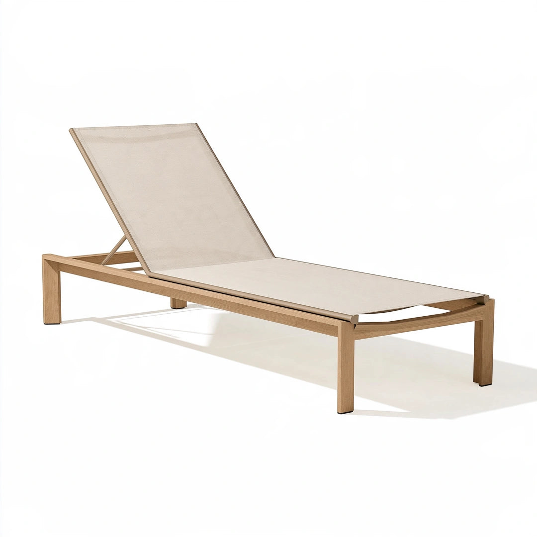 Sonnenliege 200 x 65 x 88 cm aus Holz in Naturbeige mit verstellbarer Rückenlehne für den Außenbereich